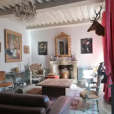 Le Lys Bleu Apartment *